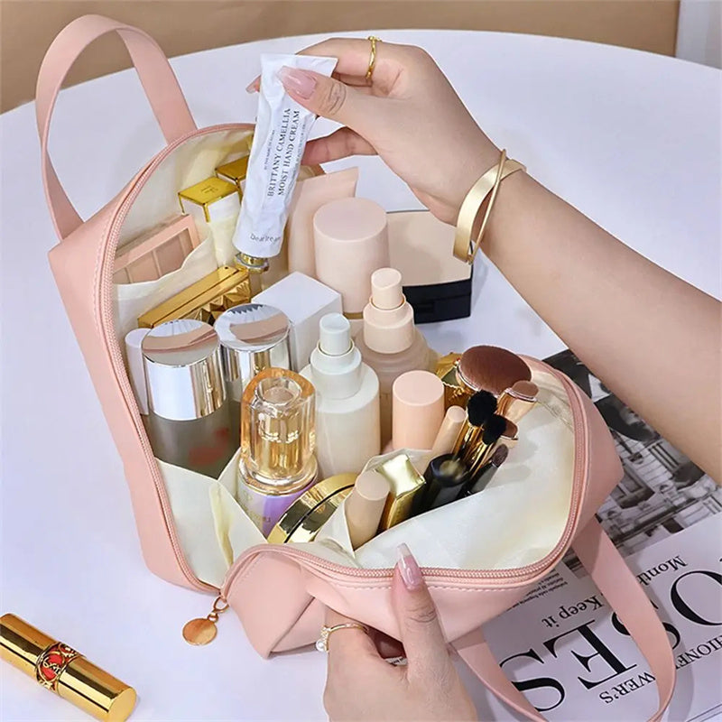 Muschelförmige Kosmetiktasche aus PU-Leder, wasserdicht, mit Buchstaben, Make-up-Tasche, Multifunktions-Handgepäck-Make-up-Tasche, Reisewaschbeutel