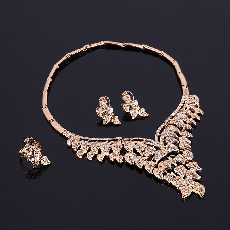 Kristall-Halskette und Ohrschmuck-Set aus vier Braut-Bankett-Schmuck-Sets